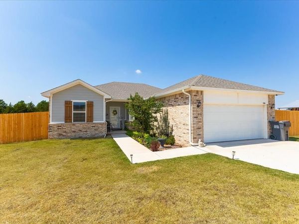 504 Evergreen Way, Guthrie, OK 73044