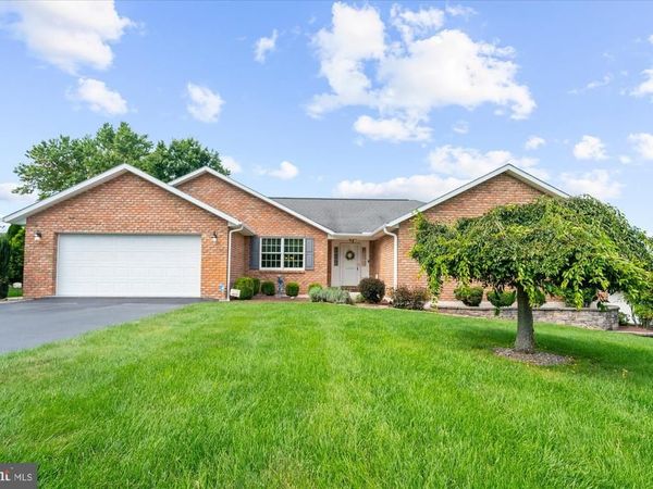2395 MAGNOLIA DRIVE , GILBERTSVILLE, PA 19525