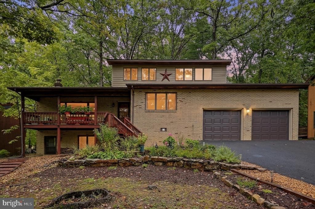 1058 Lakeview Drive, Cross Junction, VA 22625 Main Photo