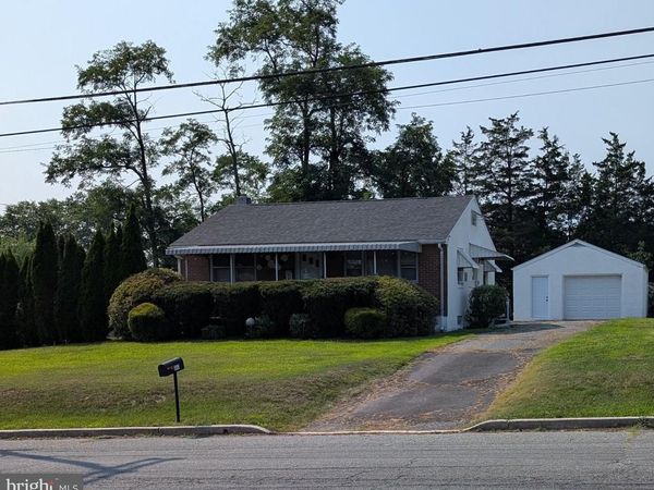 1051 HANOVER STREET STREET, POTTSTOWN, PA 19464