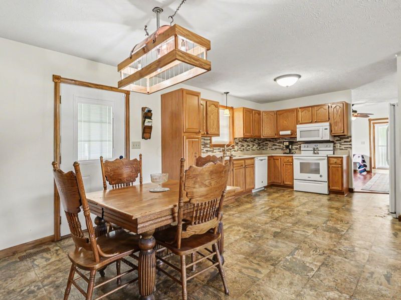 180 E Hydell Road, Chillicothe, OH 45601 Photo 9