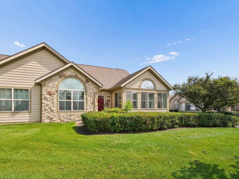 2536 Landings Way, Unit 7, Grove City, OH 43123 Photo 1