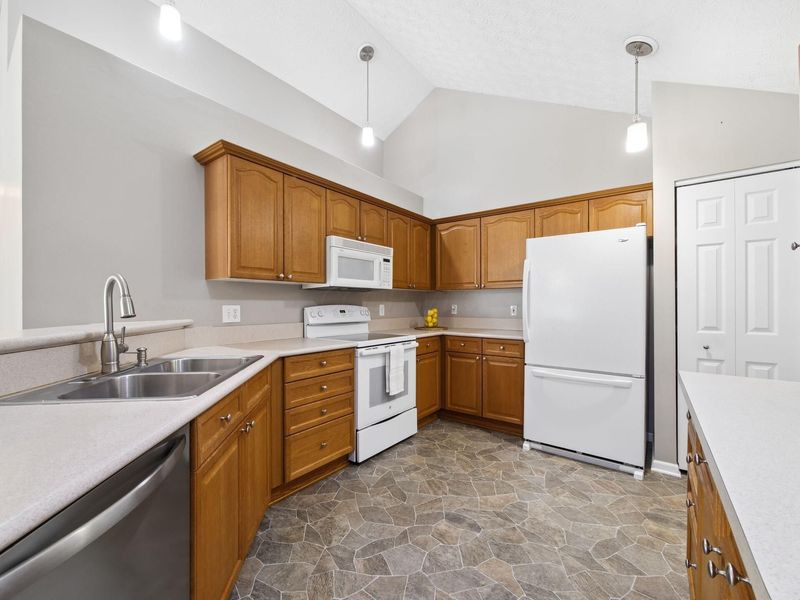 2536 Landings Way, Unit 7, Grove City, OH 43123 Photo 10