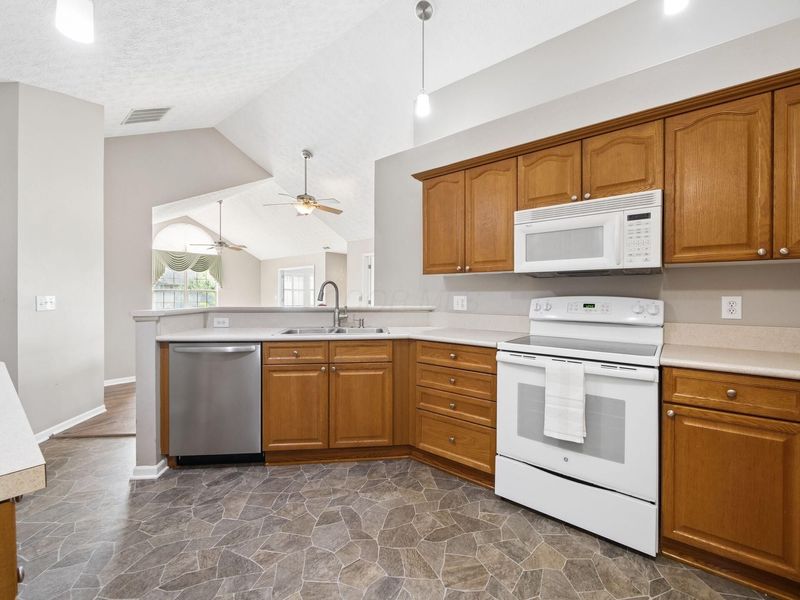 2536 Landings Way, Unit 7, Grove City, OH 43123 Photo 8