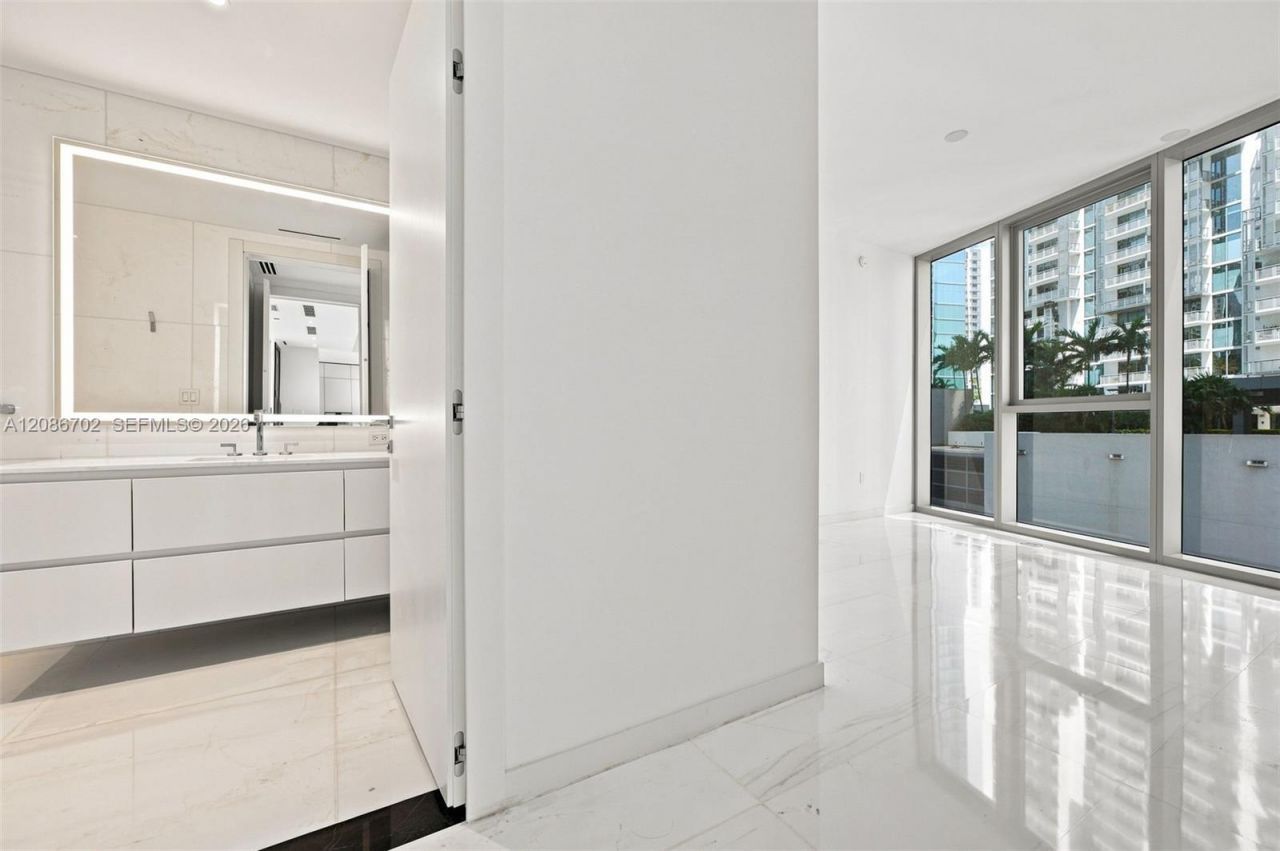 300 Biscayne Blvd Way, Unit 1106, Miami, FL 33131 Photo