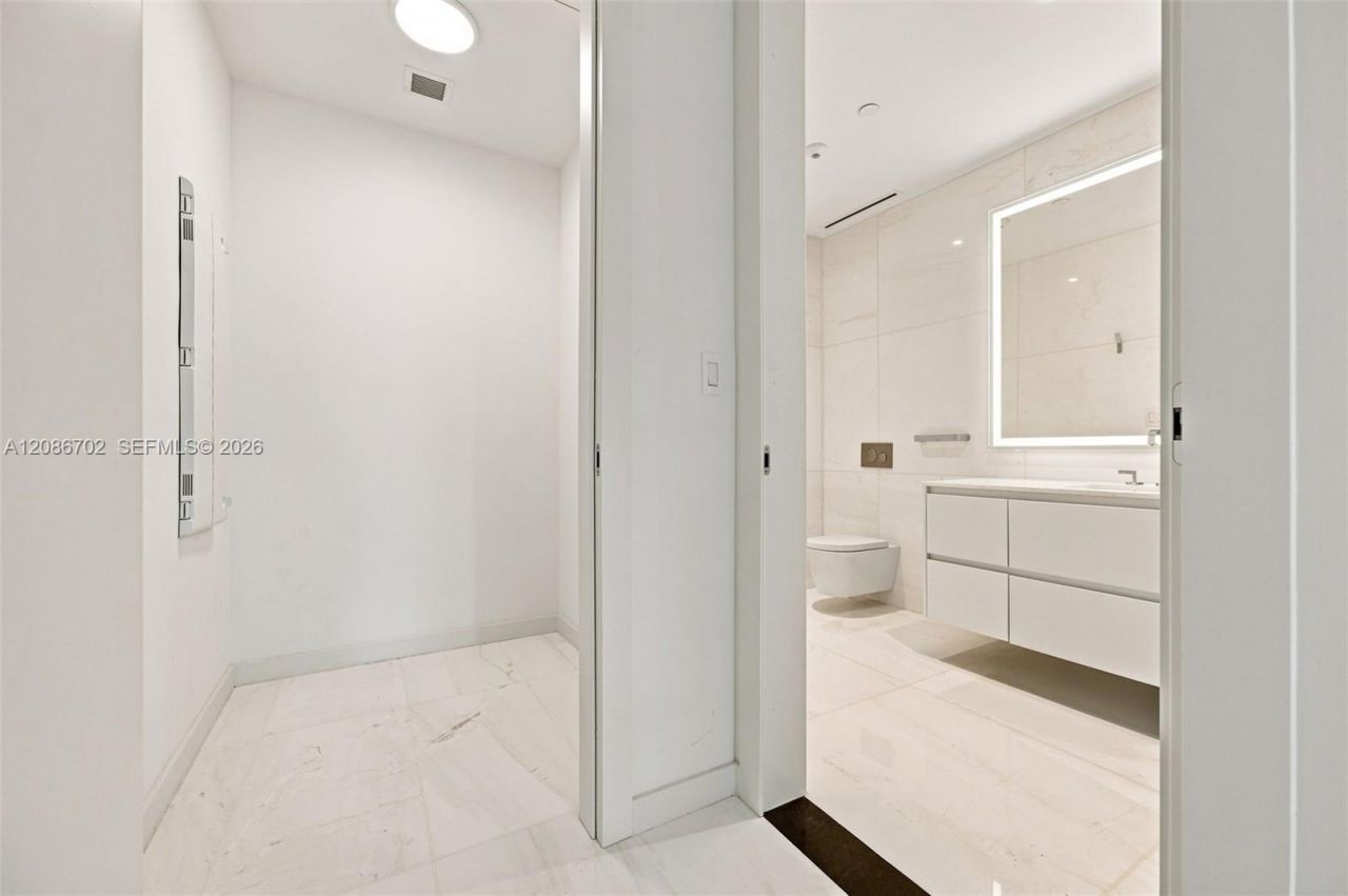 300 Biscayne Blvd Way, Unit 1106, Miami, FL 33131 Photo