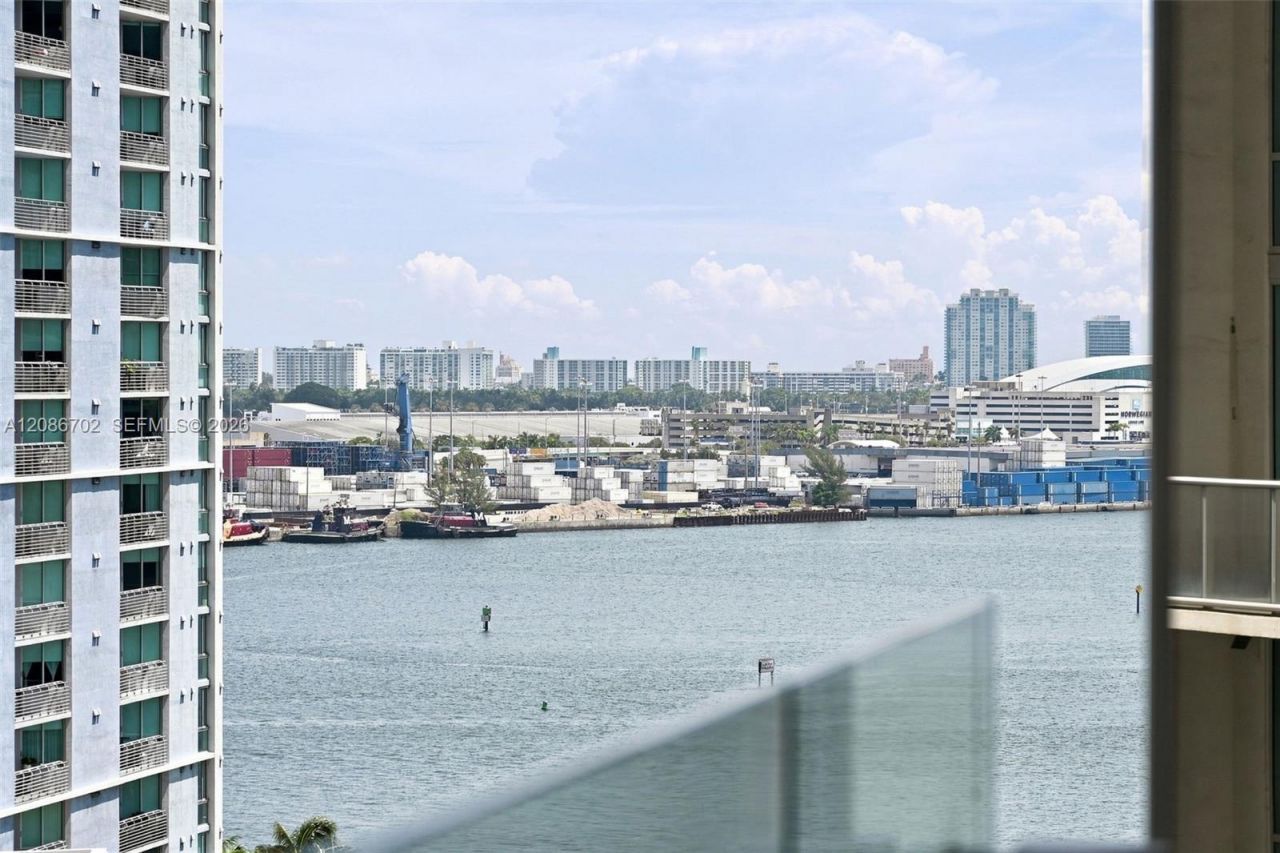 300 Biscayne Blvd Way, Unit 1106, Miami, FL 33131 Photo