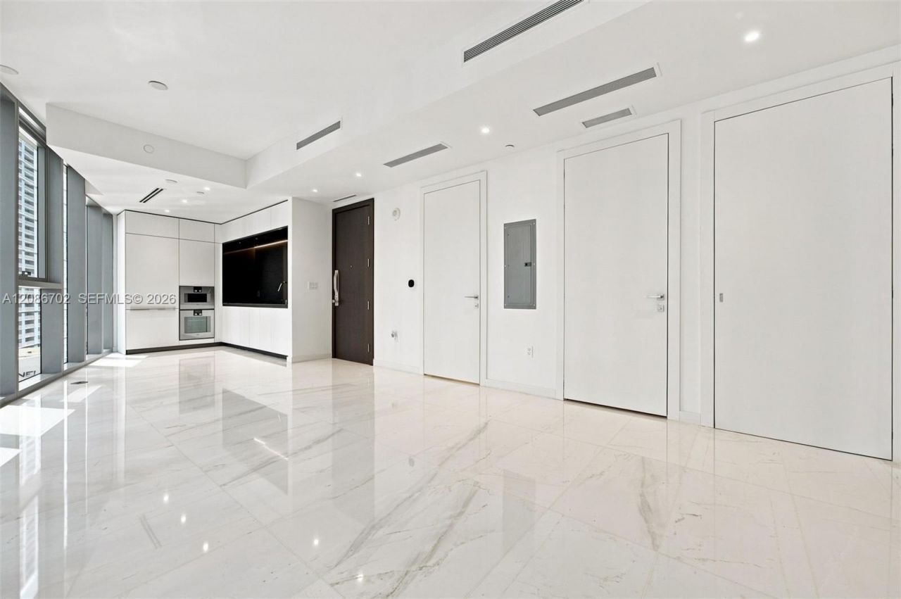 300 Biscayne Blvd Way, Unit 1106, Miami, FL 33131 Photo