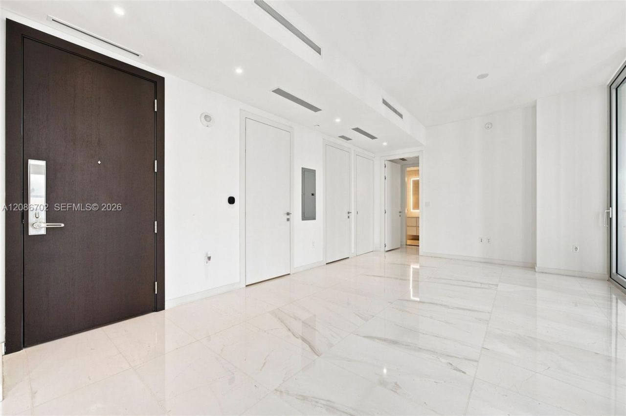 300 Biscayne Blvd Way, Unit 1106, Miami, FL 33131 Photo