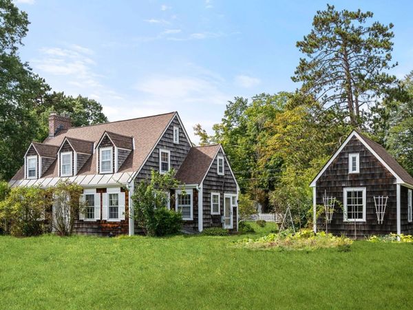 60 Wellesley Street, Weston, MA 02493