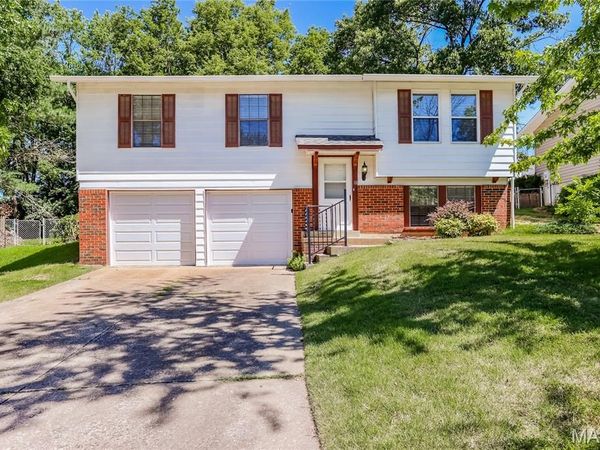 18 River Bluff Drive , St Peters, MO 63376