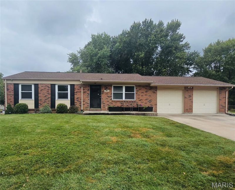 3305 Highgate Lane , Saint Charles, MO 63301 Main Photo