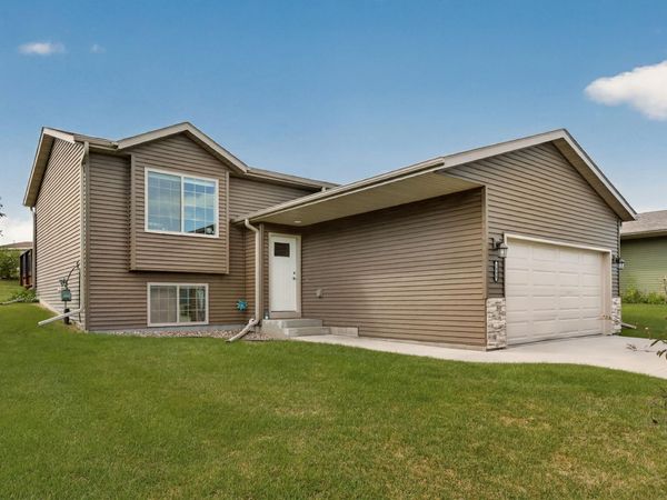 3908 Orchardview Lane NW, Rochester, MN 55901