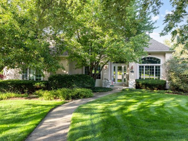 38W590 Barb Hill Drive, St. Charles, IL 60175