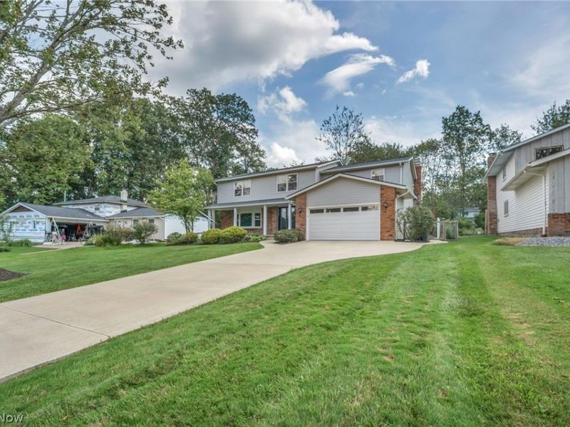 37472 Hunters Ridge , Solon, OH 44139 Photo 3