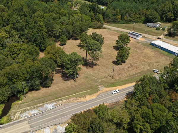 Jess Lyons Road, Columbus, MS 39705