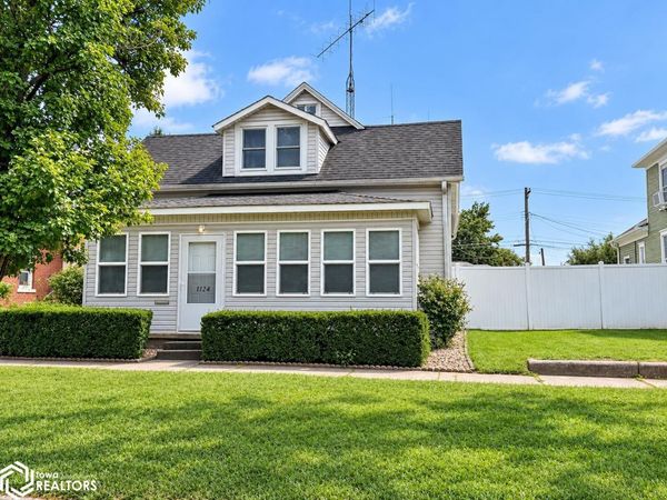 1124 Avenue D, Fort Madison, IA 52627