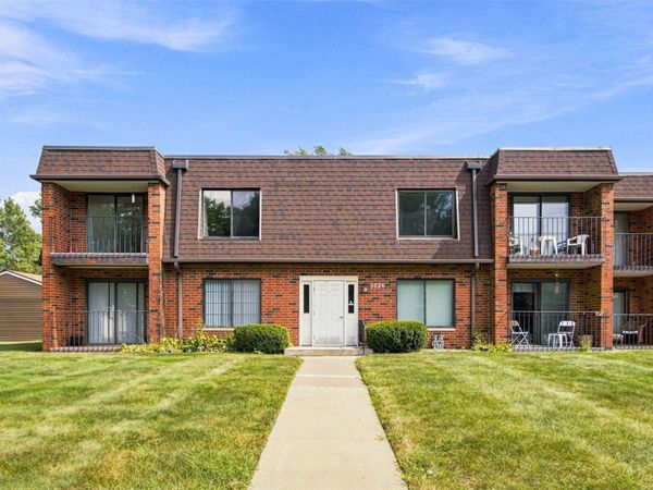 5720 Golden Court NE, Unit 55, Cedar Rapids, IA 52402