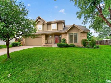 14010 Lillian Circle, Omaha, NE 68138