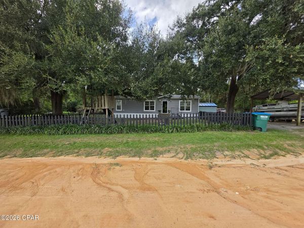 2377 Phillips Road , Cottondale, FL 32431