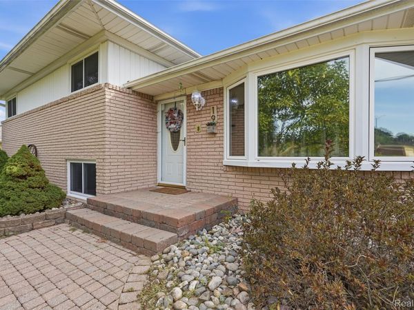 19 Baycrest Street , Waterford Township, Mi 48327