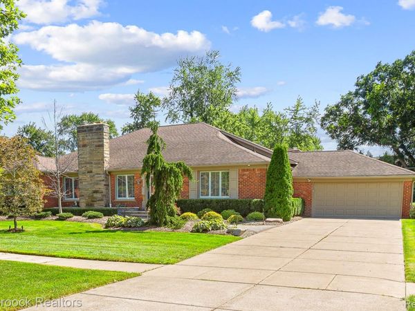 18639 Warwick Street, Beverly Hills Village, Mi 48025
