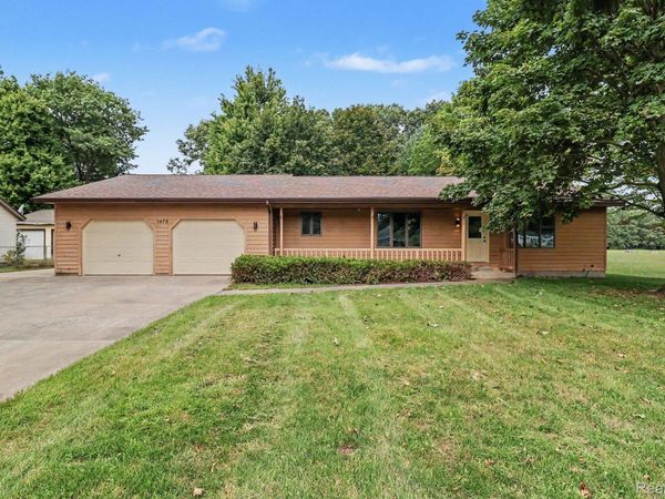 1478 Hendrick Road , Norton Shores, Mi 49441