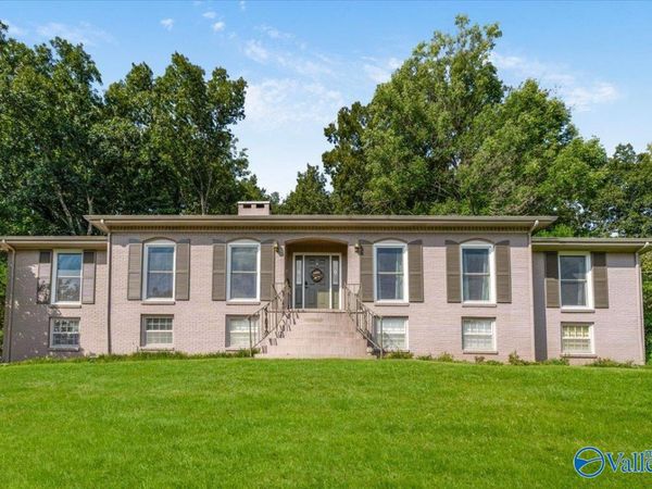 2604 Fanelle Circle, Huntsville, AL 35801