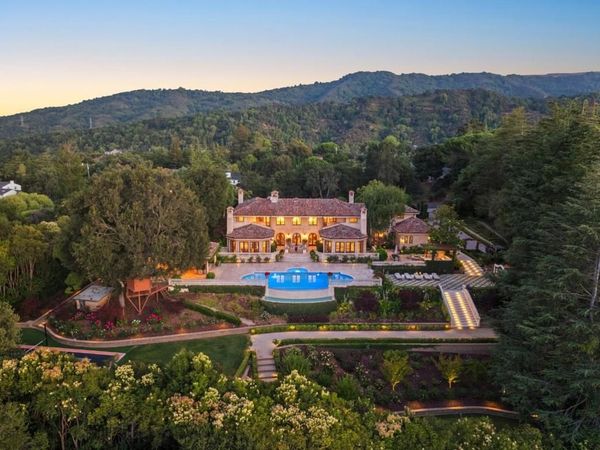10285 Magdalena Road, Los Altos Hills, CA 94024