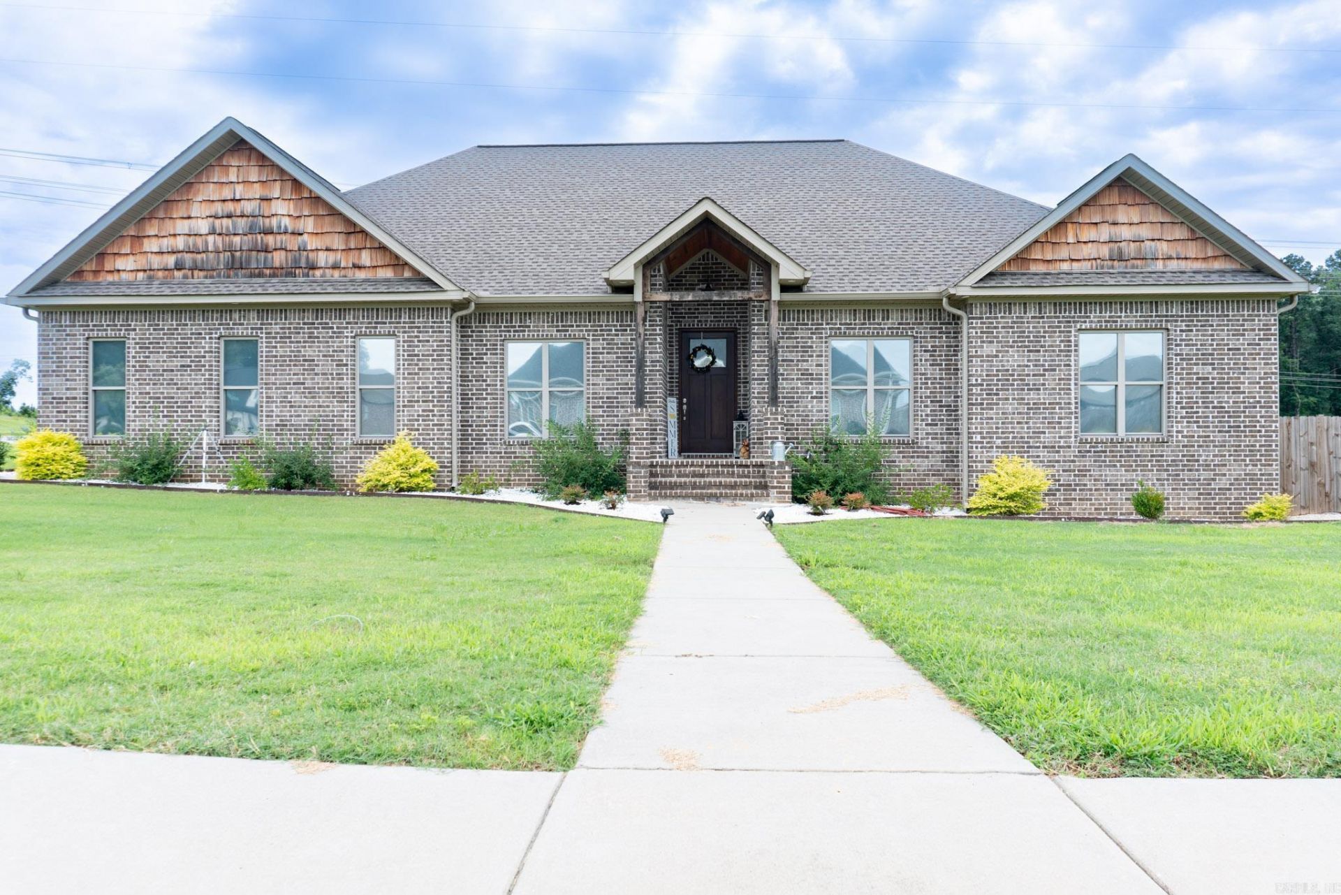 308 Oak Tree South Sheridan, AR 72150