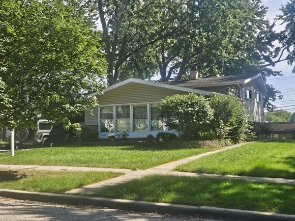 411 South Street , West Dundee, IL 60118