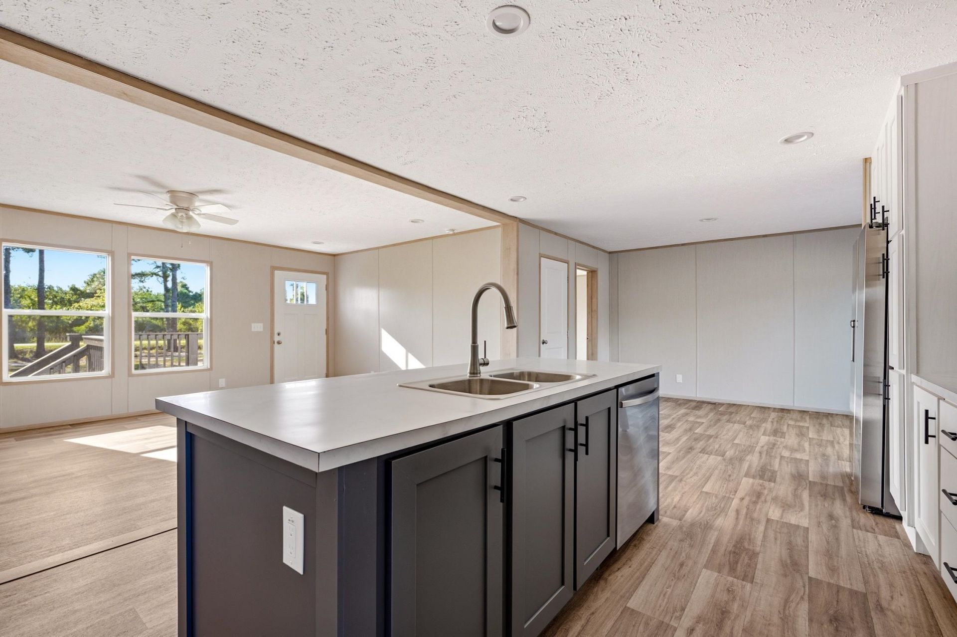 1411 Huntwood Dr. Photo 10