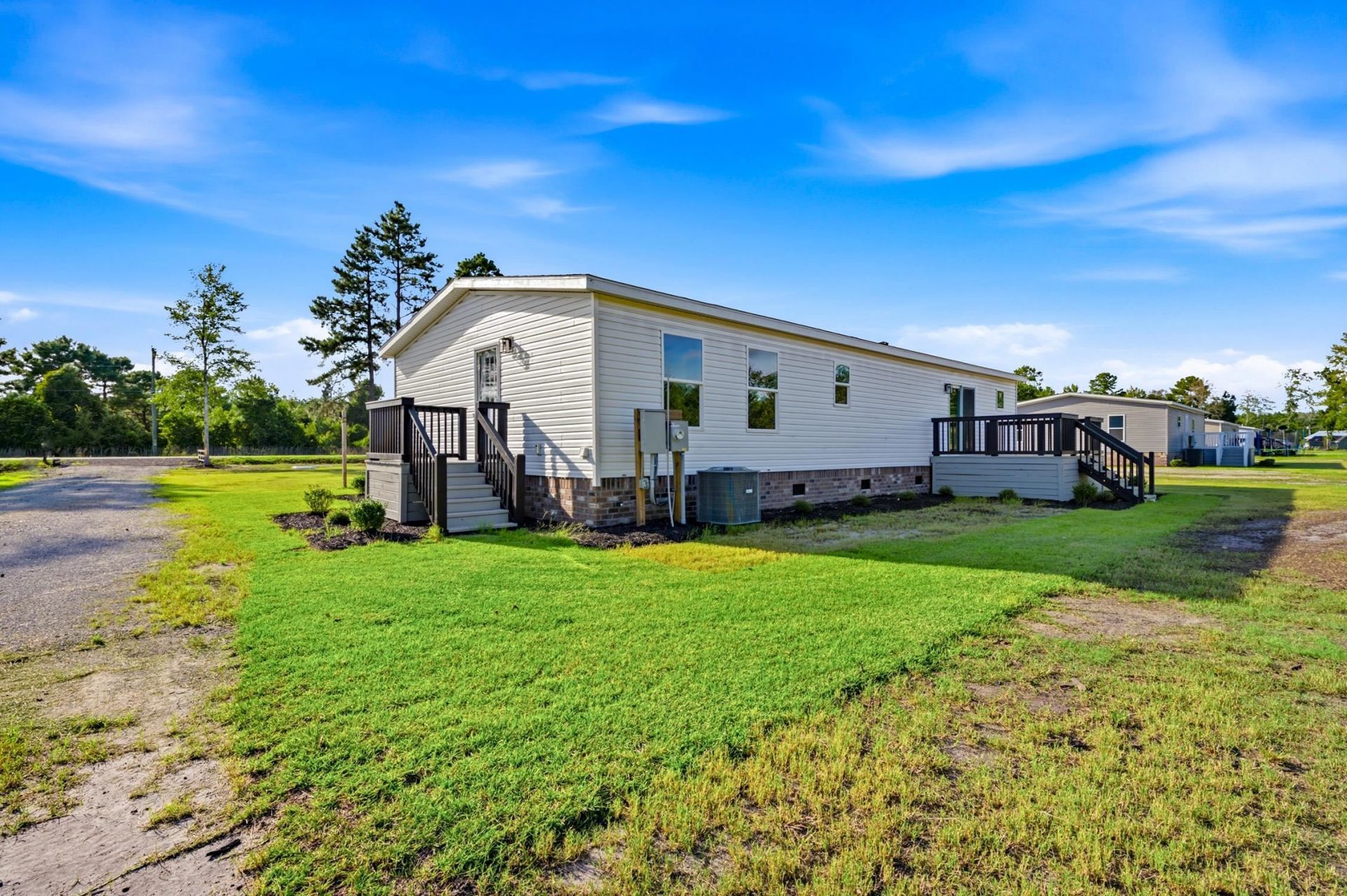 1411 Huntwood Dr. Photo 22