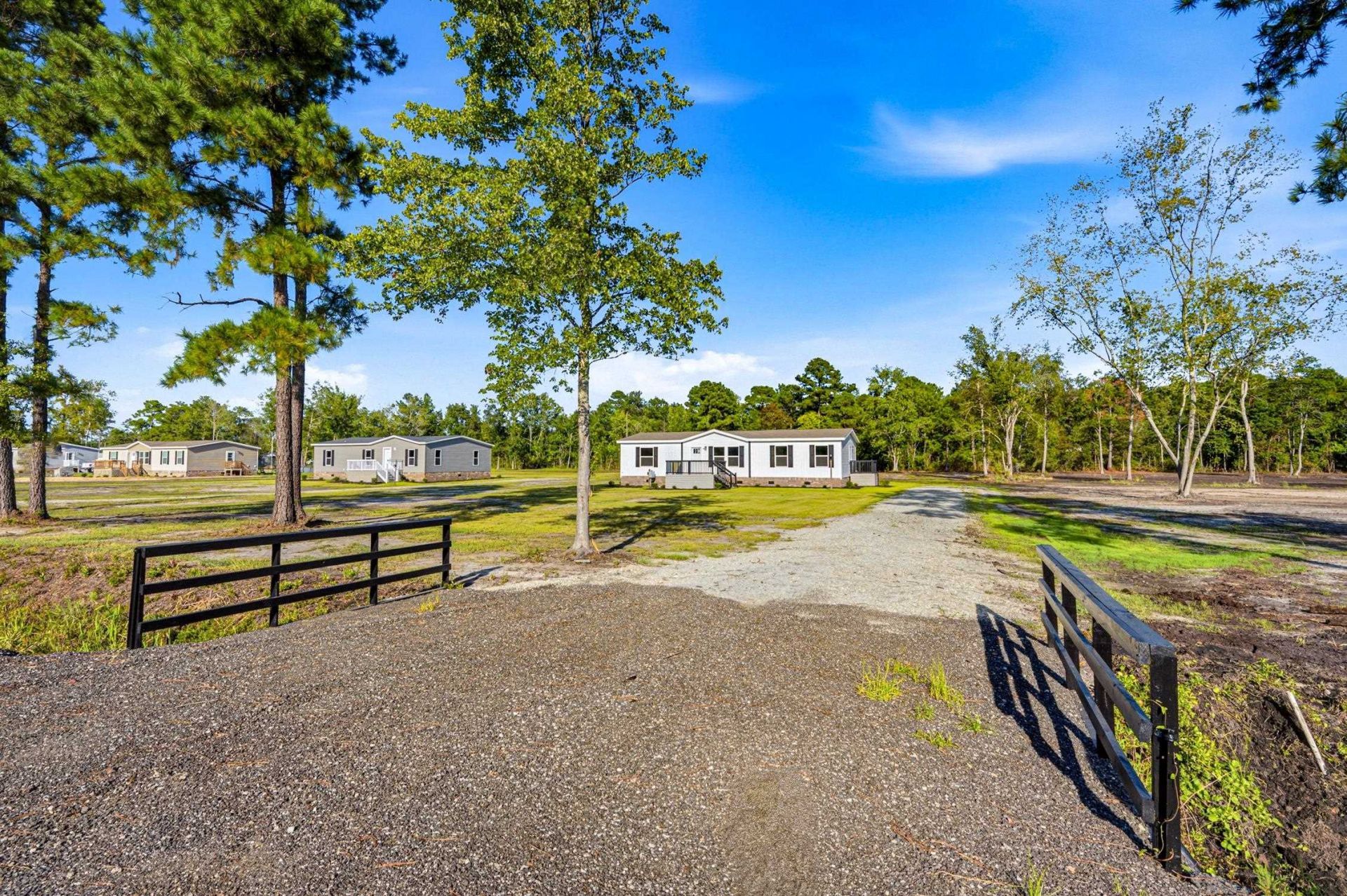 1411 Huntwood Dr. Photo 27