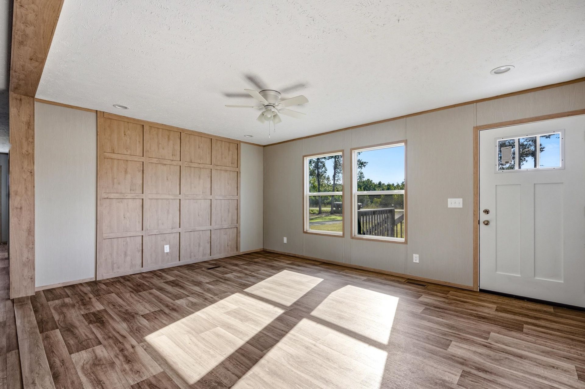 1411 Huntwood Dr. Photo 5