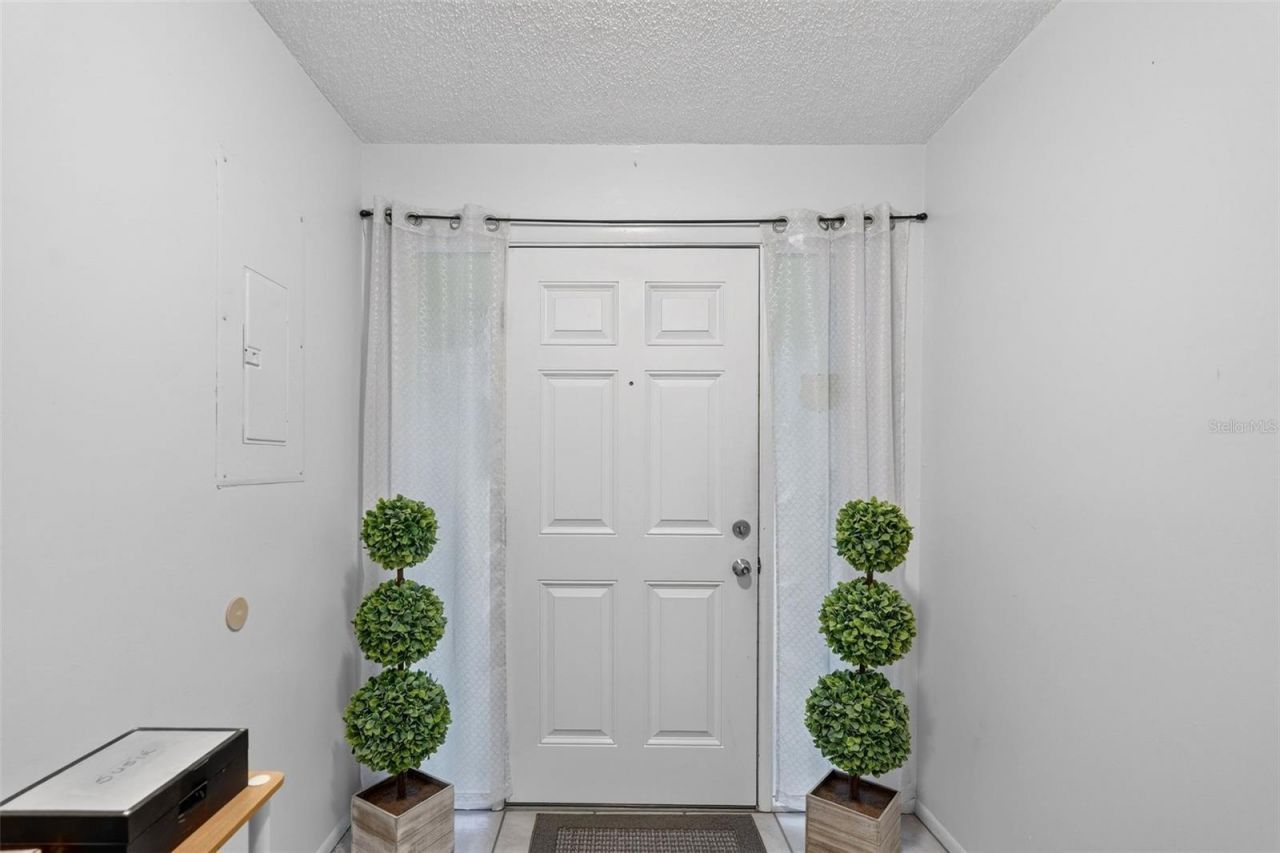 7283 Eleanor Circle, Sarasota, FL 34243 Photo