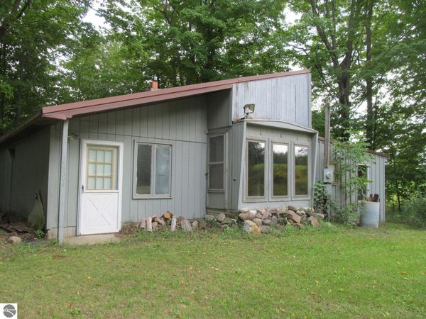 22484 90th Avenue, Marion, MI 49665