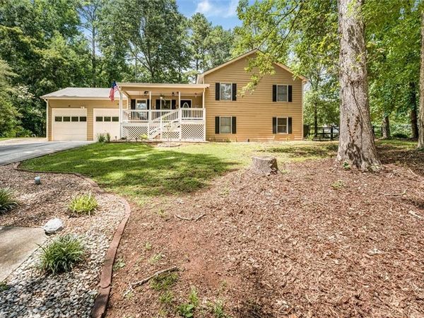 1601 River Glen Road , Auburn, GA 30011
