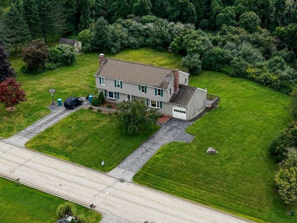 4 Henry Marsh Rd, Unit B, Oxford, MA 01540