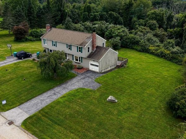 4 Henry Marsh Rd, Unit B, Oxford, MA 01540