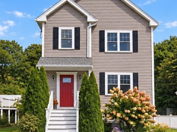 271 Lebanon St, Malden, MA 02148