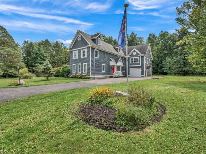 9773 Broadway Drive, Chagrin Falls, OH 44023 Photo 3