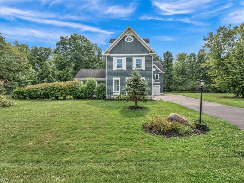 9773 Broadway Drive, Chagrin Falls, OH 44023 Photo 4