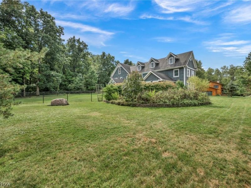 9773 Broadway Drive, Chagrin Falls, OH 44023 Photo 5