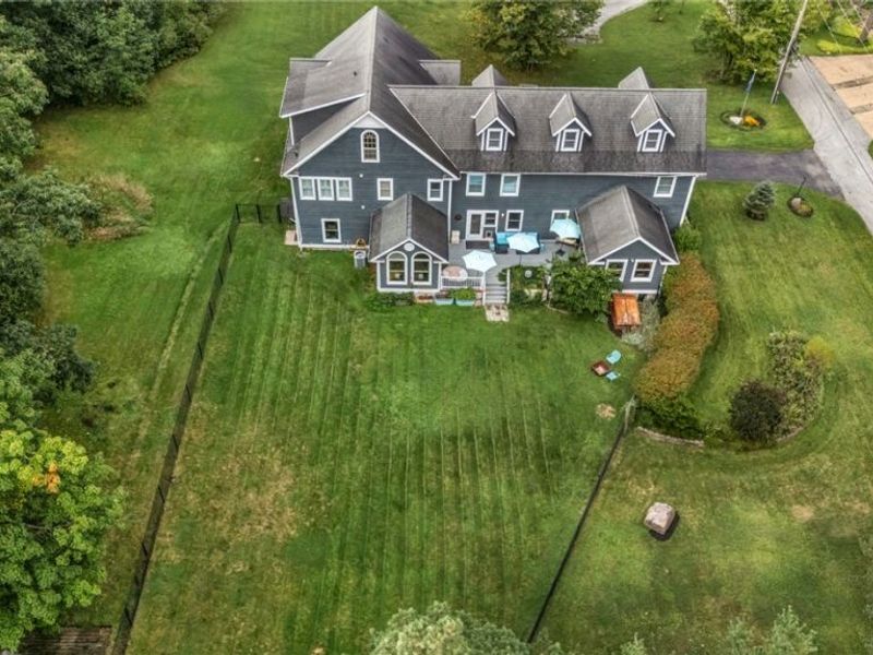 9773 Broadway Drive, Chagrin Falls, OH 44023 Photo 6