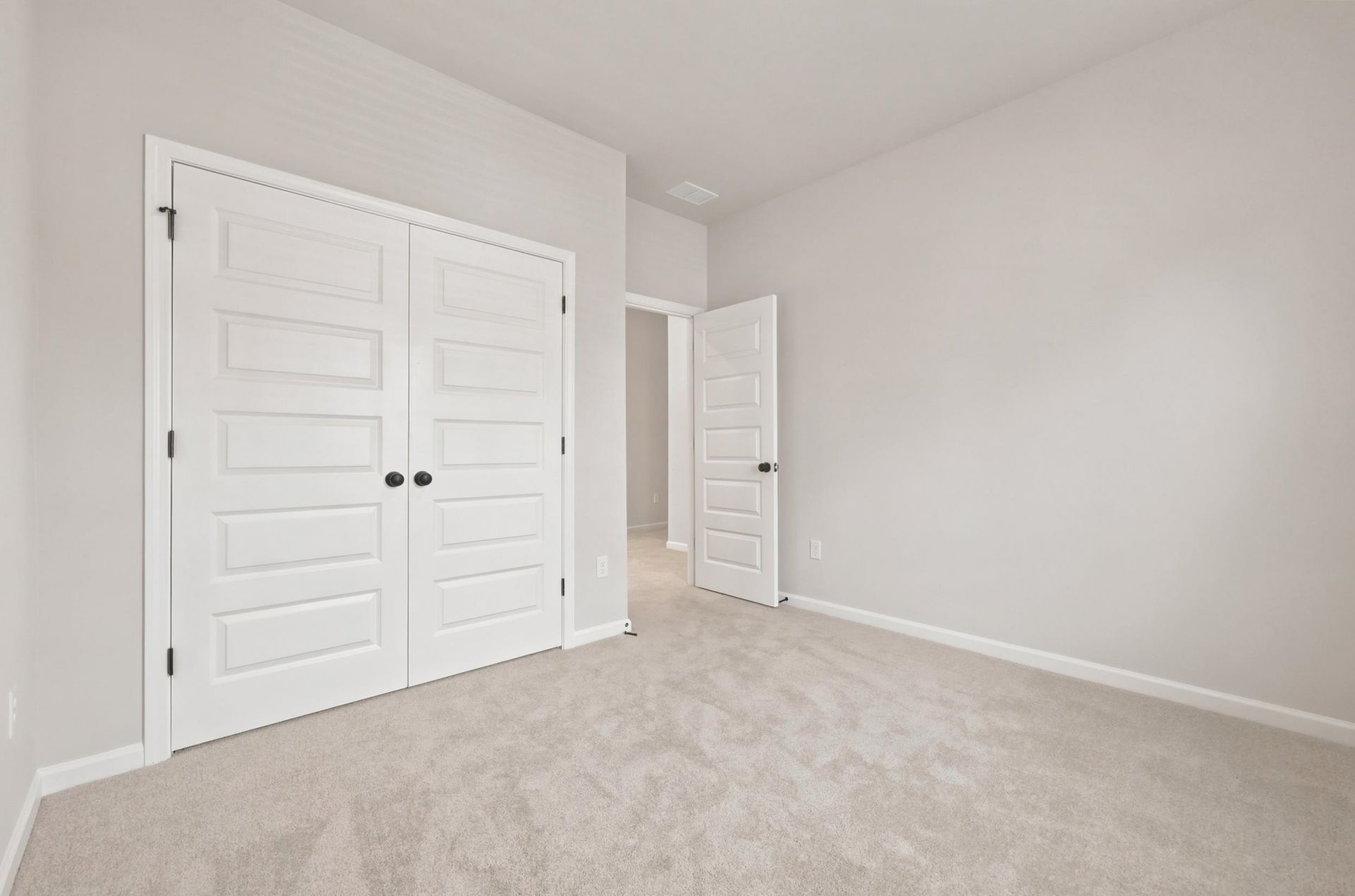 605 Southwind Way Photo 17