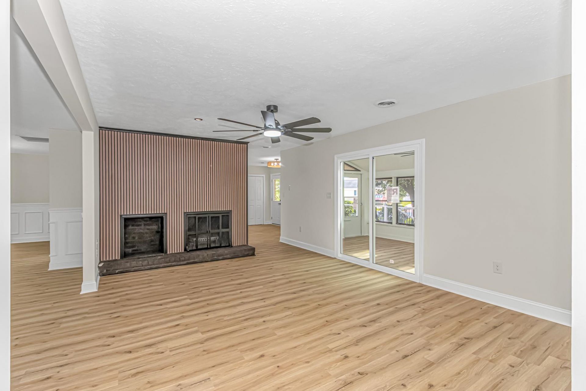 1124 Plantation Dr. Photo 10