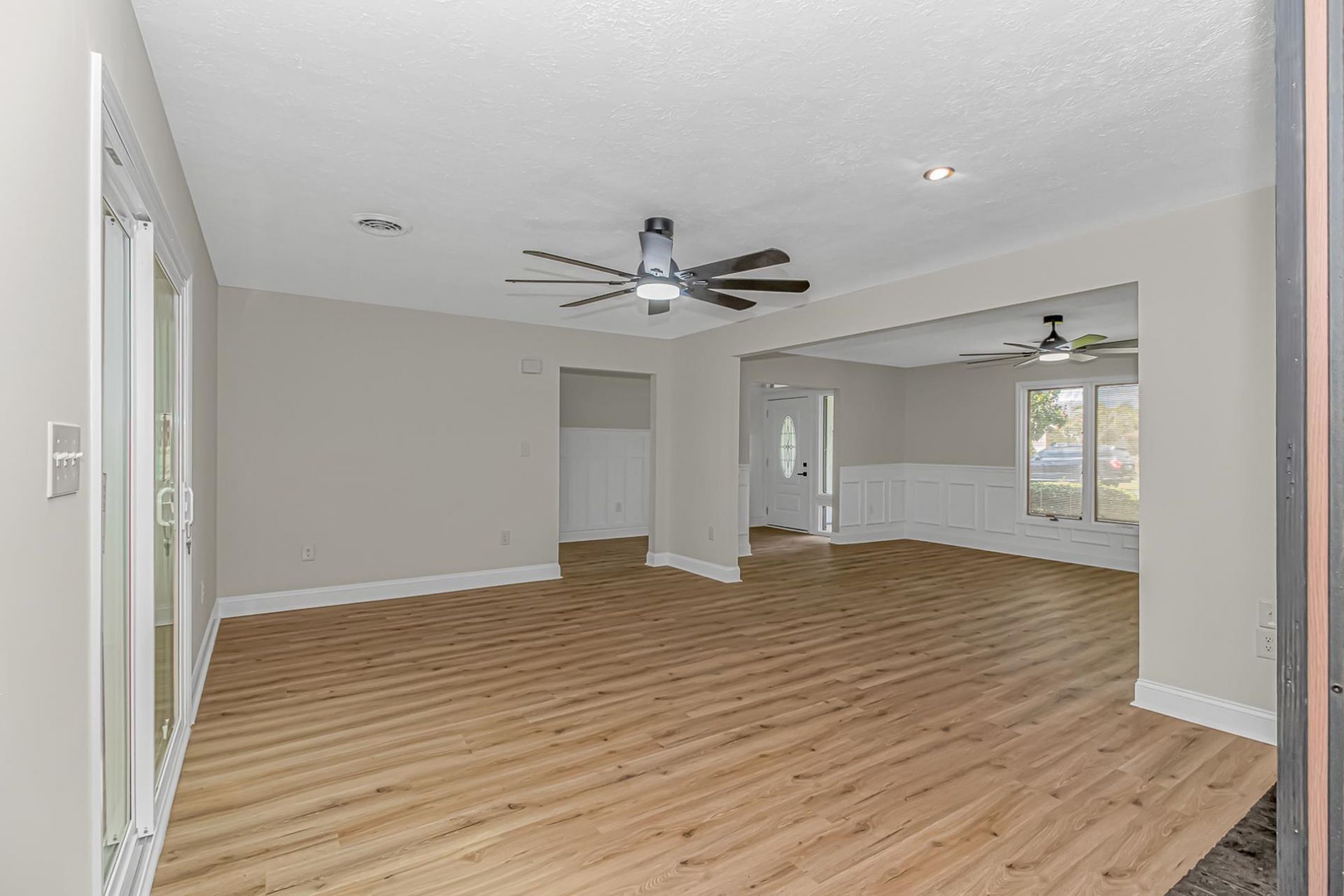 1124 Plantation Dr. Photo 11