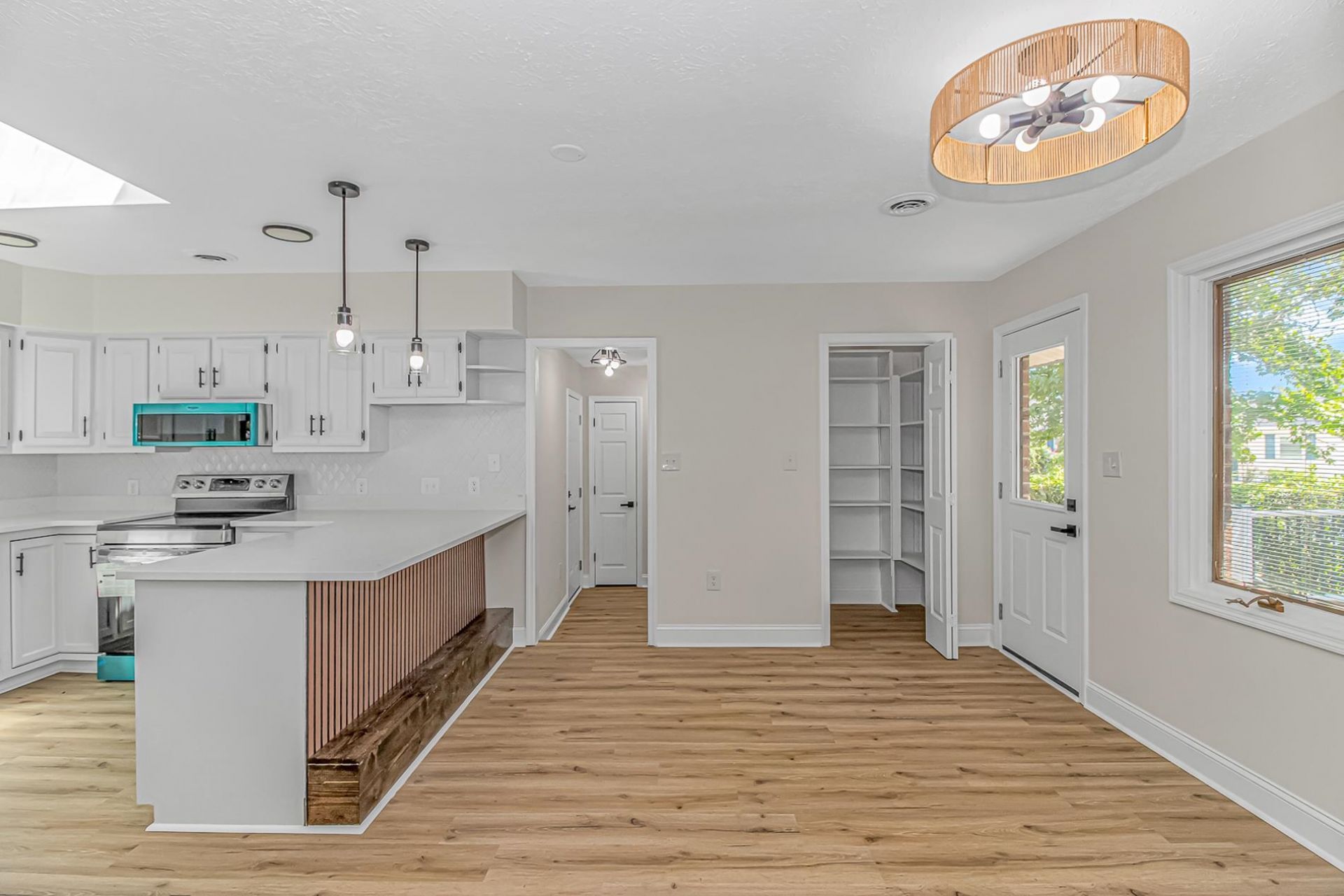 1124 Plantation Dr. Photo 12