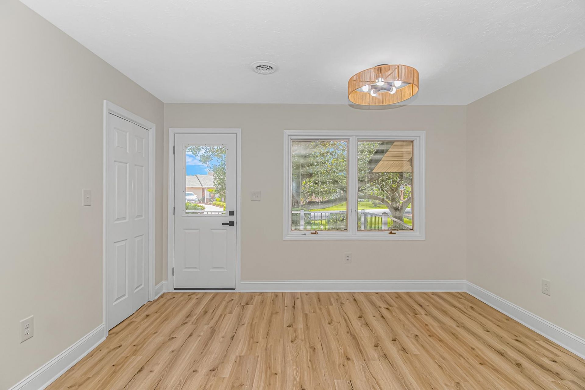 1124 Plantation Dr. Photo 13